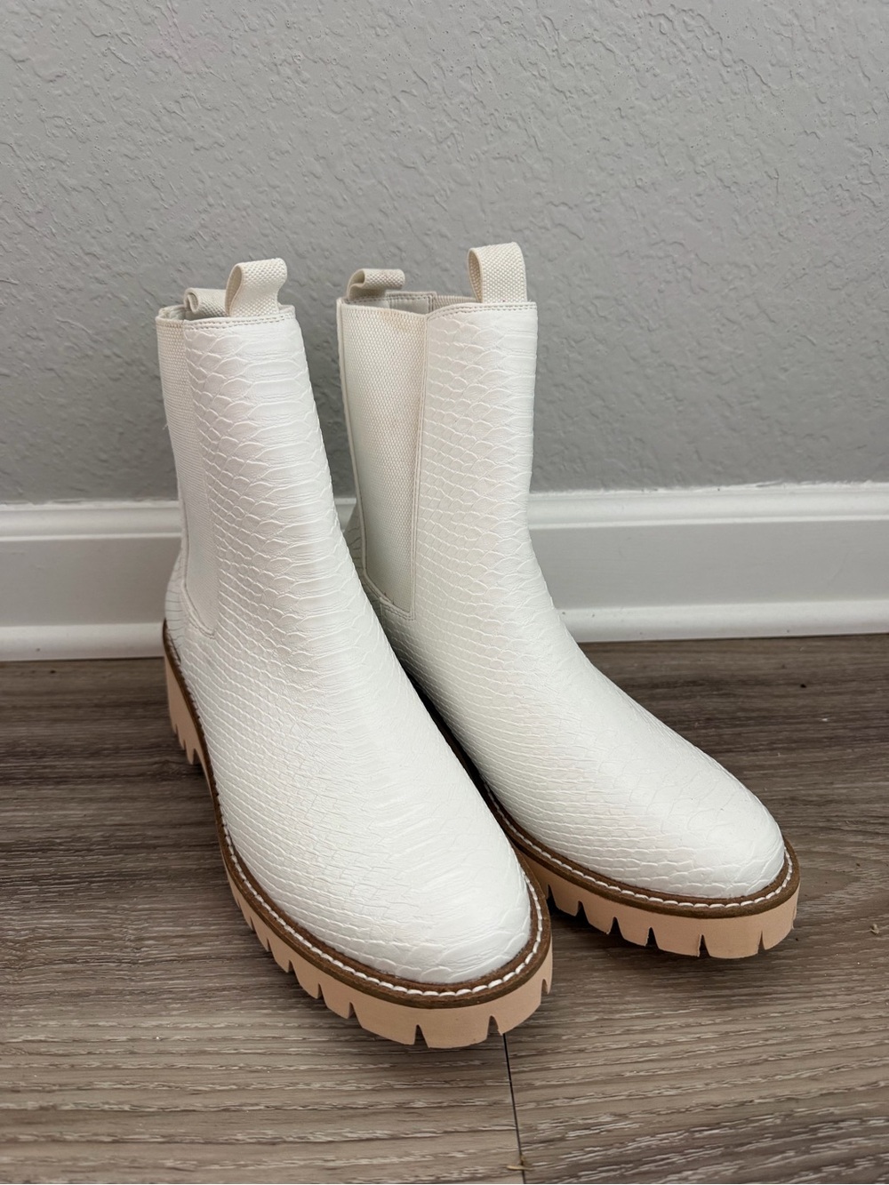Coconuts by Matisse White Textured Chelsea Lug Booties